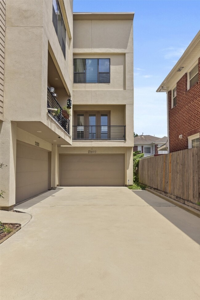 Building Photo - 2109 Winbern St Rental