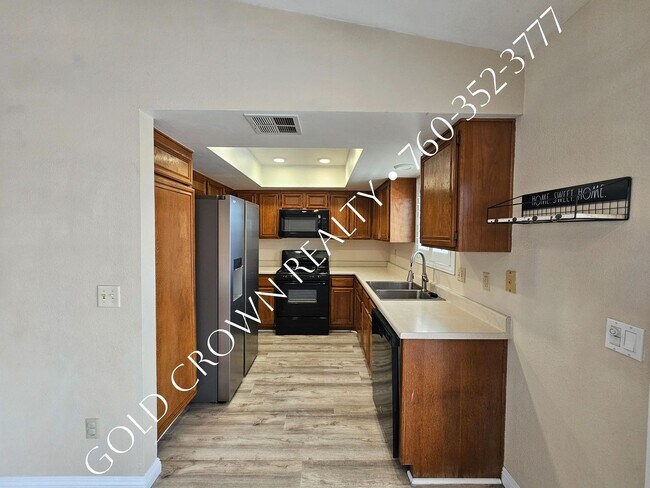 Photo - 2411 W State St