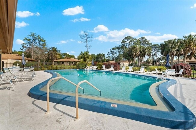 Photo - 2304 Lark Ln