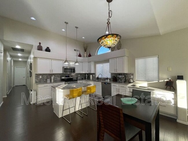 Photo - 617 W Jasper Dr