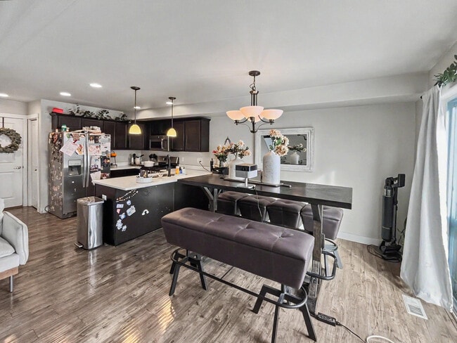 Photo - 347 Skwentna Dr