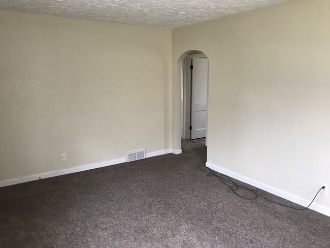 Photo - Charming 2-Bedroom Unit in Quiet Moline Location