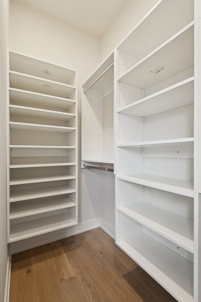 Photo - 3641 N Wilton Ave Unit 3