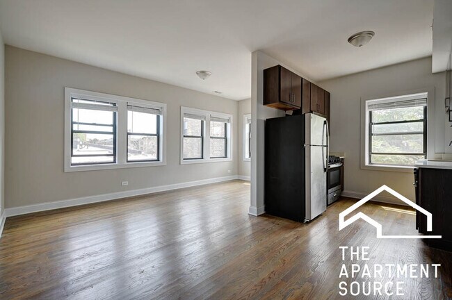 Building Photo - 3407 W Fullerton Ave Unit 2C Rental