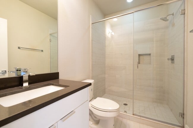 Photo - 1613 Wheeler Ave Unit C