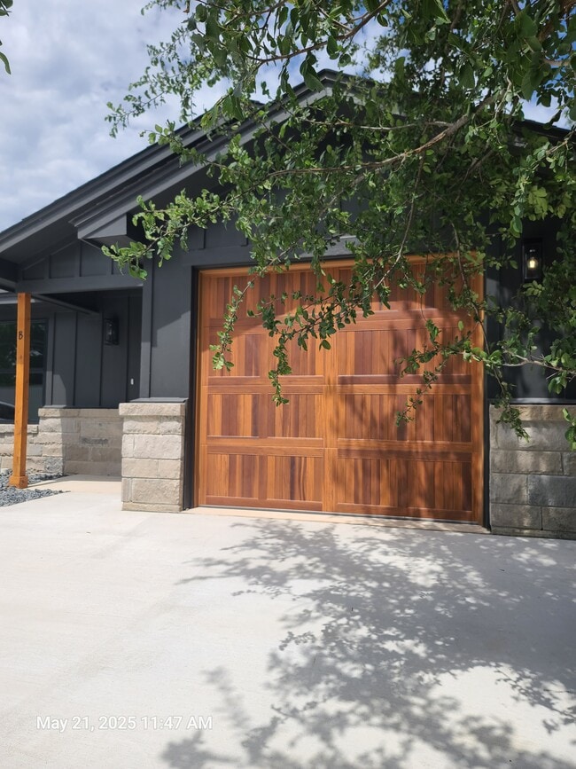 Photo - 214 N Sparks St Townhome