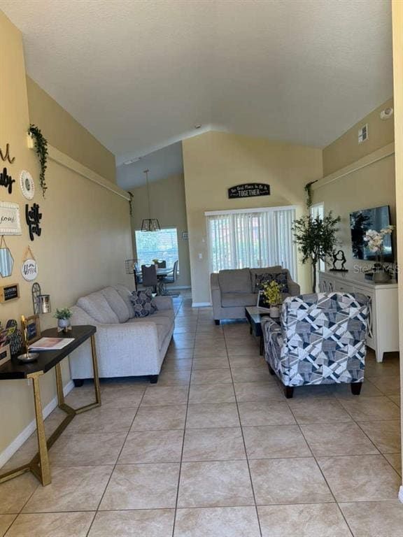 Photo - 328 Robin Rd