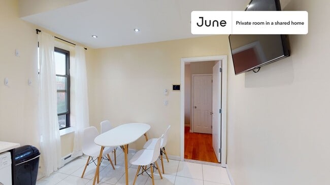 Room in Shared 3 bed/2 bath home in Upper West Side