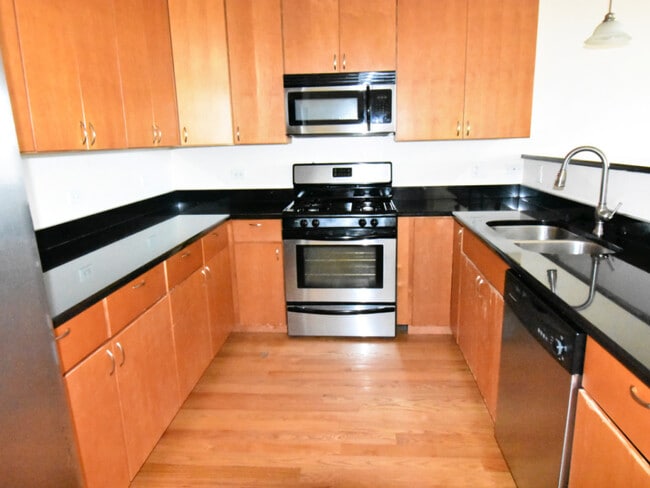 Photo - 4518 N Kedzie Ave