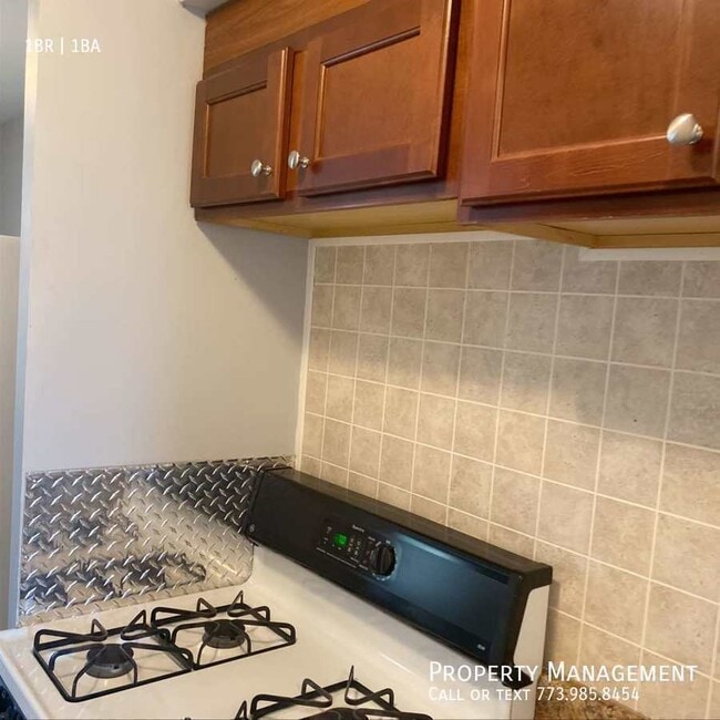 Photo - 8850 S Saginaw Ave Unidad 6