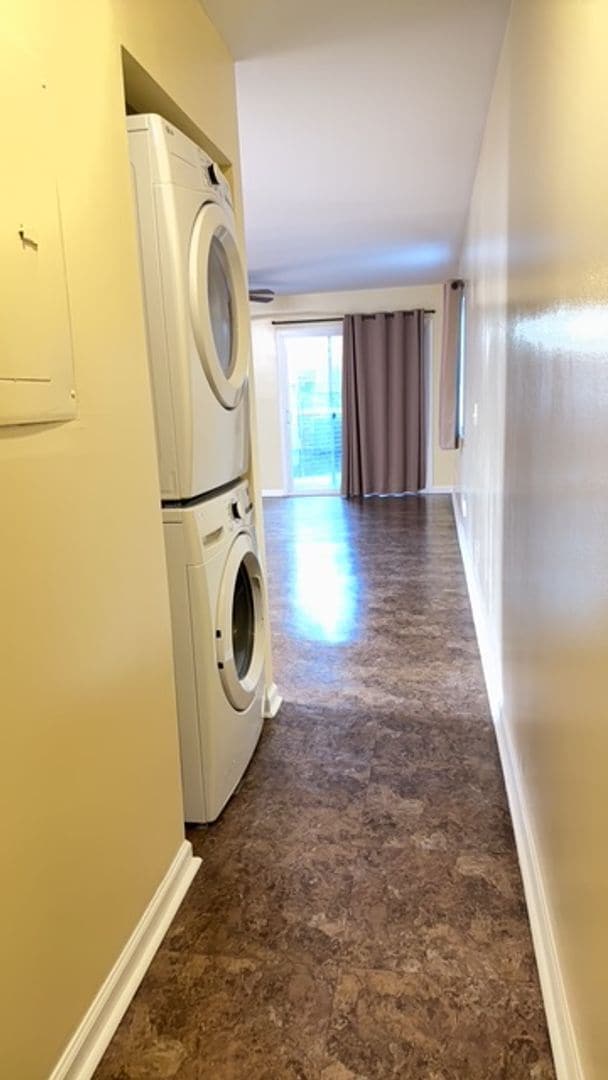 Photo - Colonial Circle