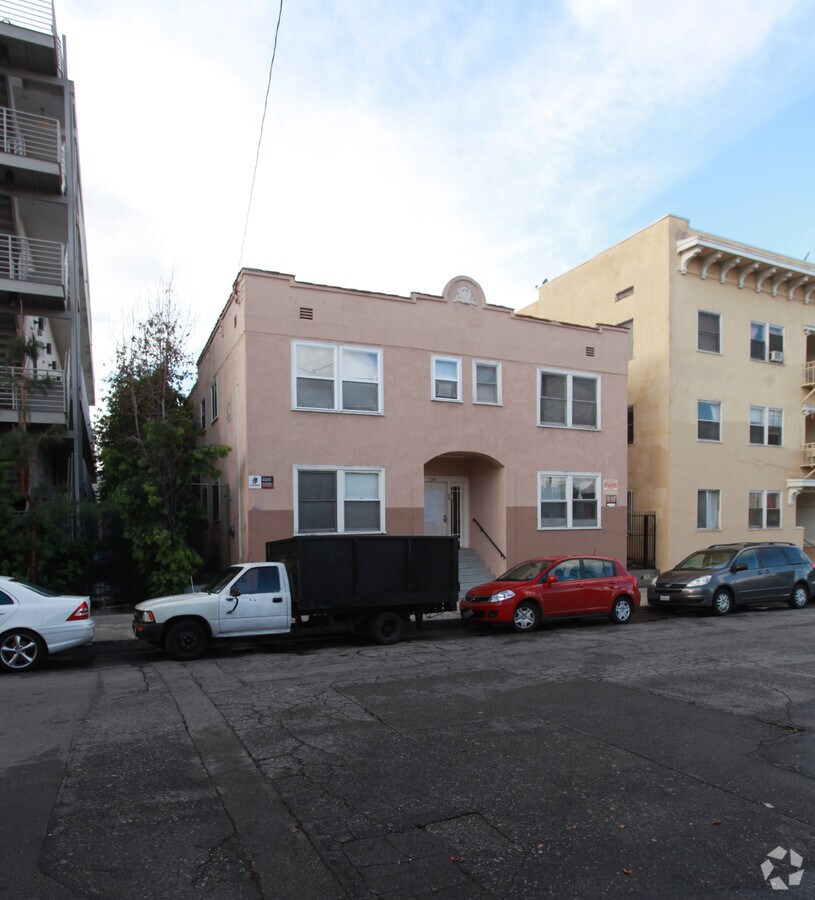 Photo - 1344 W 4th St