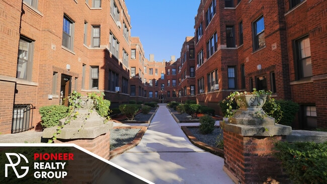 4409 N Wolcott Ave