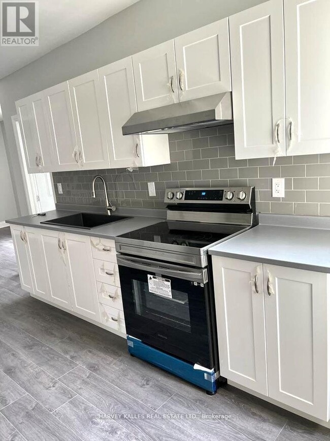 Photo - 202 Major St