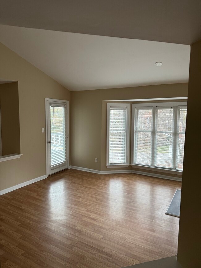 Photo - 1021 Wirewood Dr Unit 301