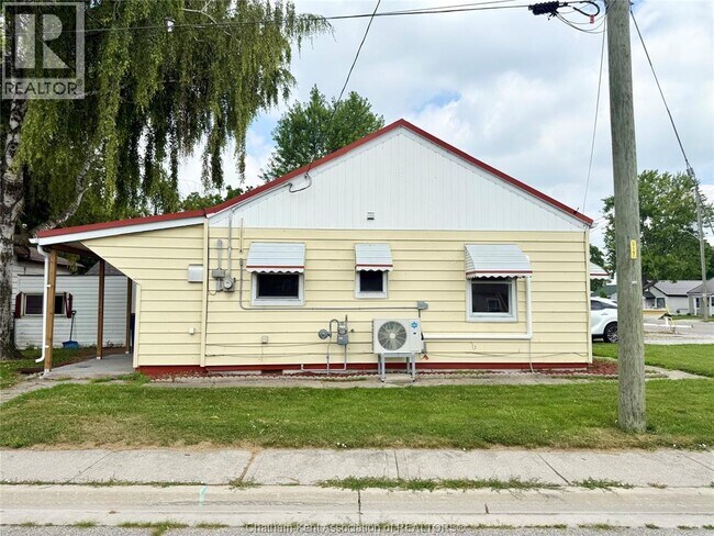 Photo - 20 McNaughton Ave