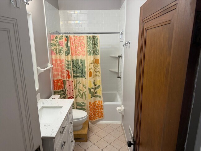 Photo - 2472 Fairview Ave Unit 2