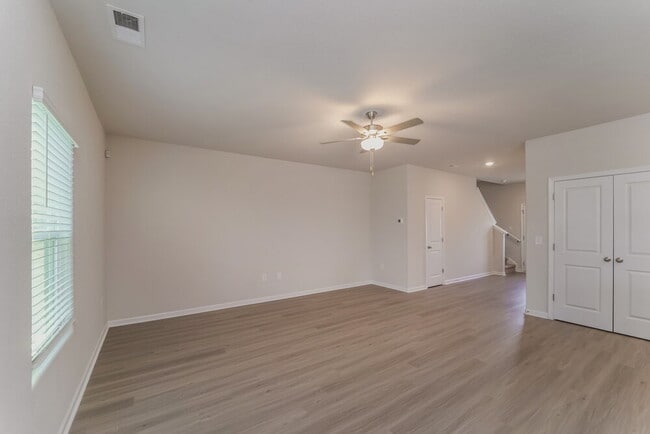 Photo - 6244 Lowe Ln