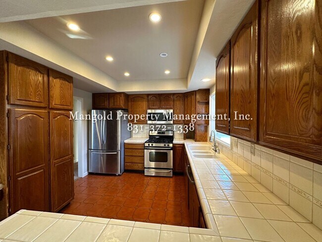 Photo - 1126 Sunnyhill Ct