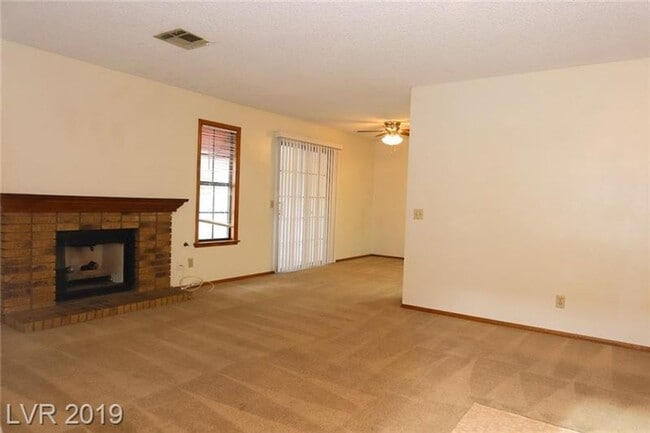 Building Photo - 2 BR / 2 BA 2nd FL. Condo for lease!