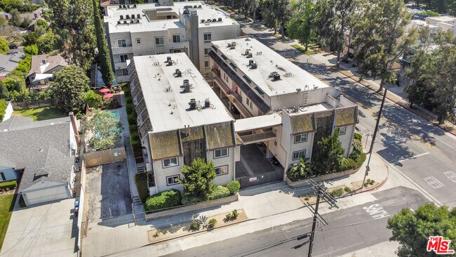 Photo - 4660 Coldwater Canyon Ave