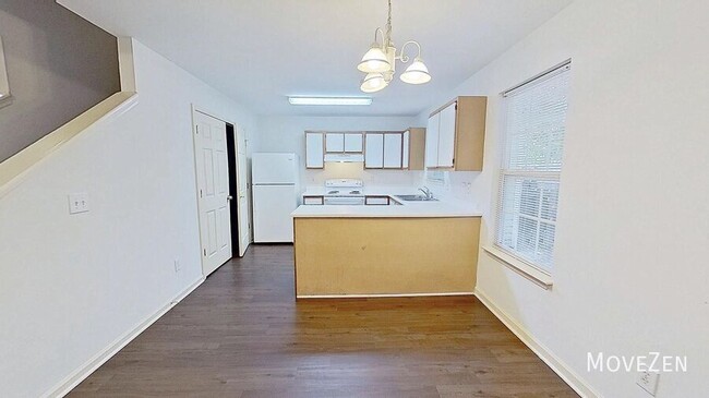 Photo - 319 St Rosea Rd