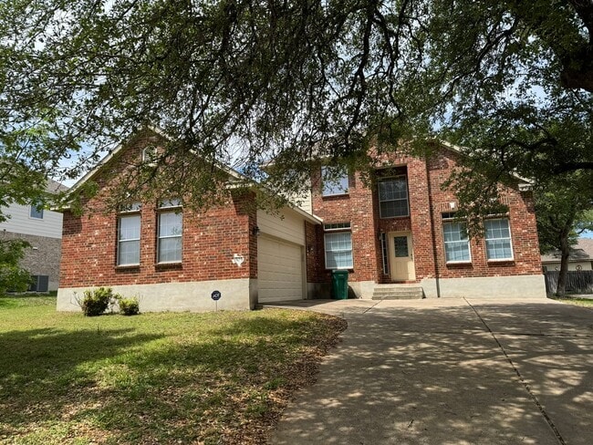 Beautiful 2 Story 4 Bdrm 2.5 Bath With a Loft - Beautiful 2 Story 4 Bdrm 2.5 Bath With a Loft