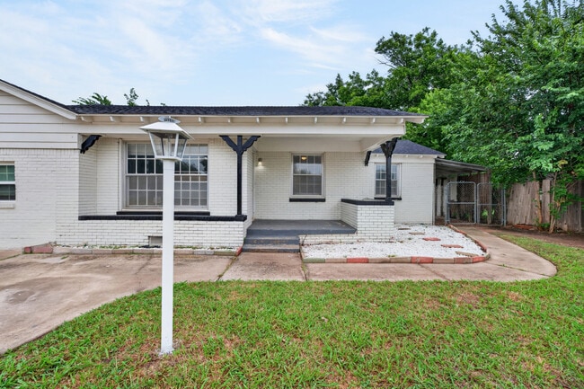 Photo - 3208 N Roff Ave