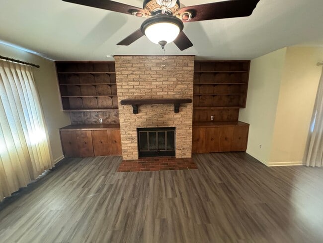 Photo - 550 E N 19th St