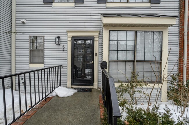 Photo - 57 Boston St