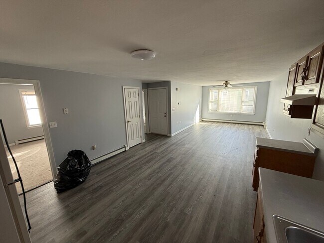 Photo - 570 Montgomery St Unit 570-2 Motgomery