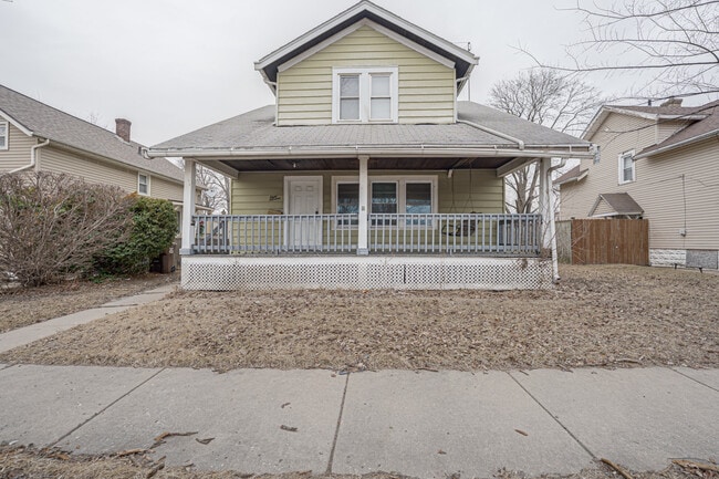 Building Photo - 814 22nd Ave