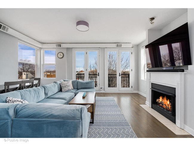 Photo - 2401 W Lexington St