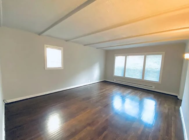 Photo - 421 Summit Ave E