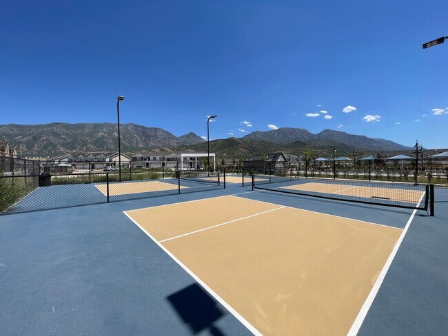Photo - 3-Bedroom Townhome in Santaquin!