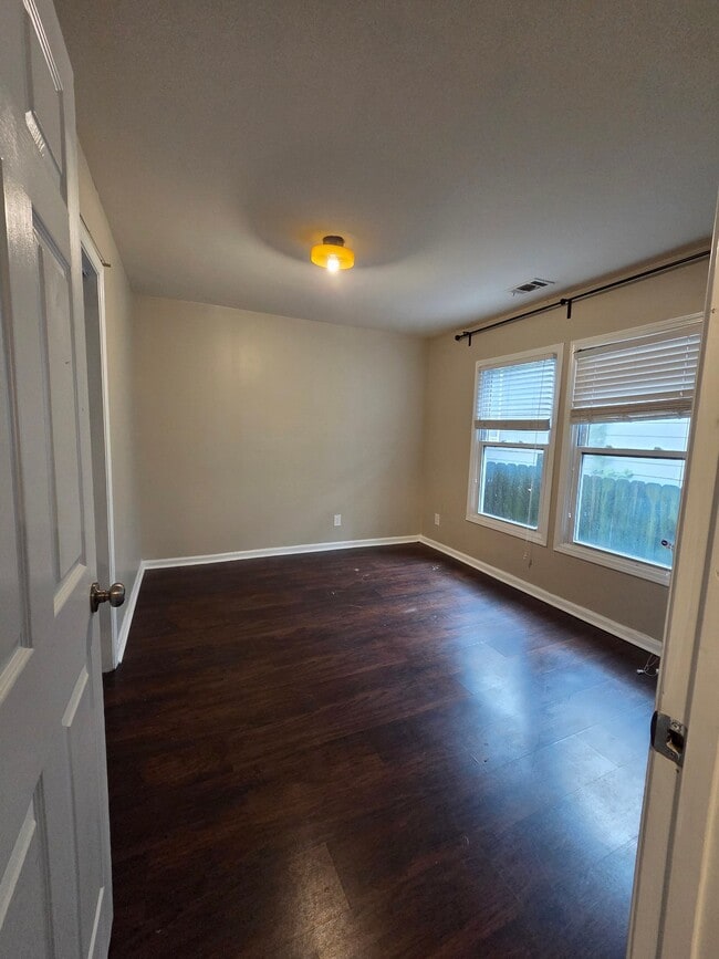 Building Photo - 1022 Ashby Grove SW