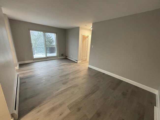 Building Photo - 103 Ninth Ave Unit 10