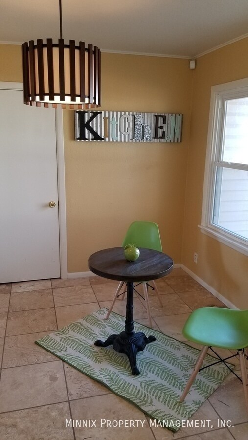 Photo - 3005 49th St