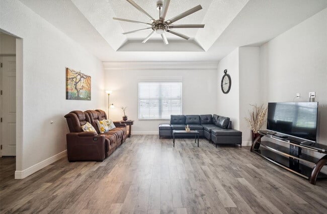 Photo - 10517 Camelia Dr