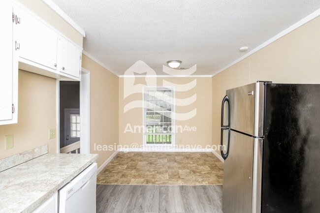 Photo - 517 Riverside Ln