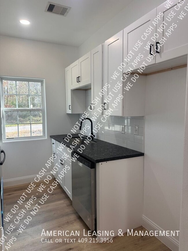 1003 Lynn-C