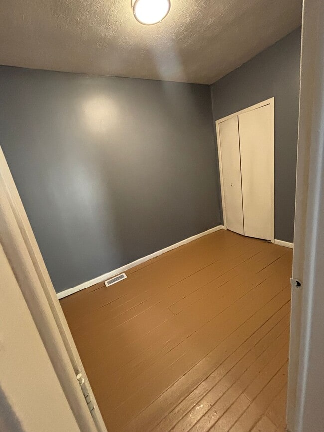 Photo - 3206 W 71st St