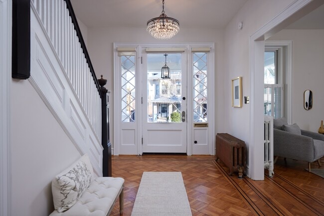 Photo - 1364 Oak St NW