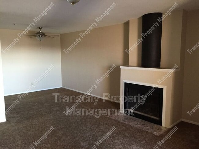 Photo - 1340 N Recker Rd