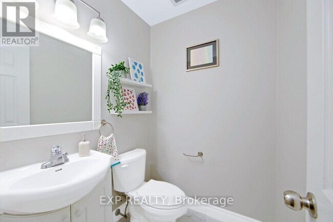 Photo - 270 Timberbank Blvd