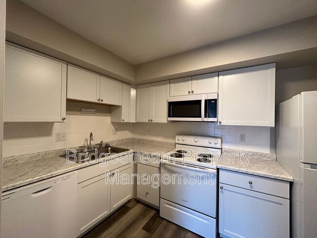 Photo - 441 N Broadway St