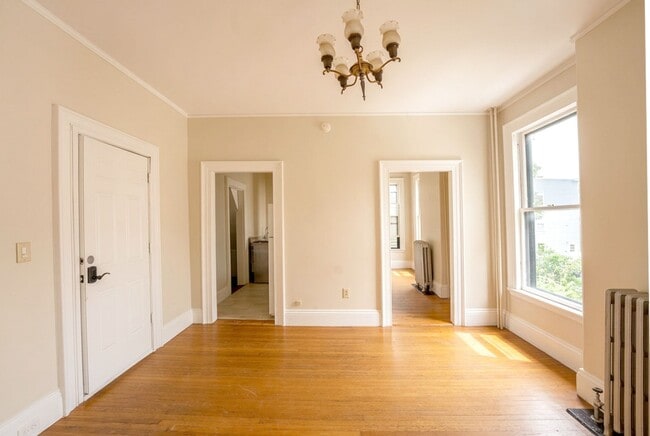 Photo - 52 Carleton St Unit 3