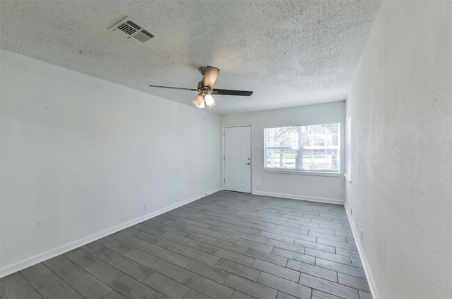 Photo - 8229 Carolwood Dr