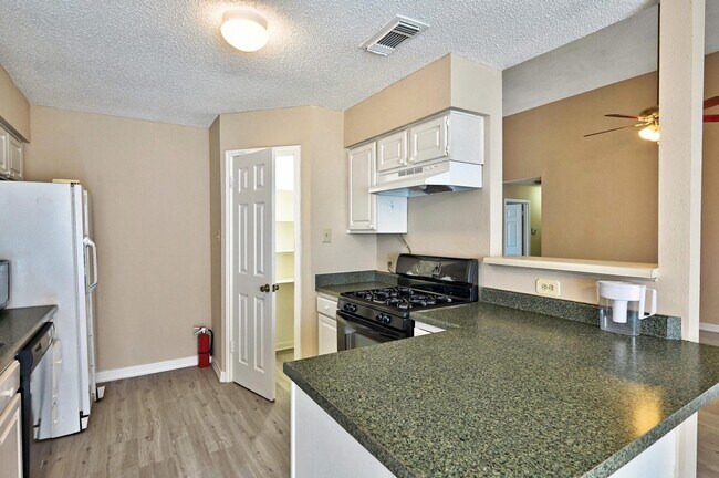 Photo - 9127 Kirkleigh Ln