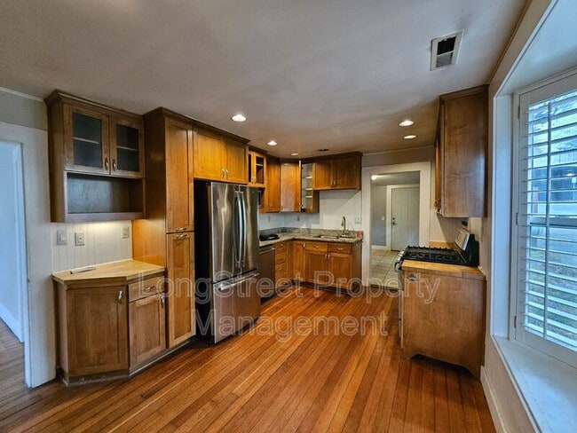 Photo - 1734 SW Market St